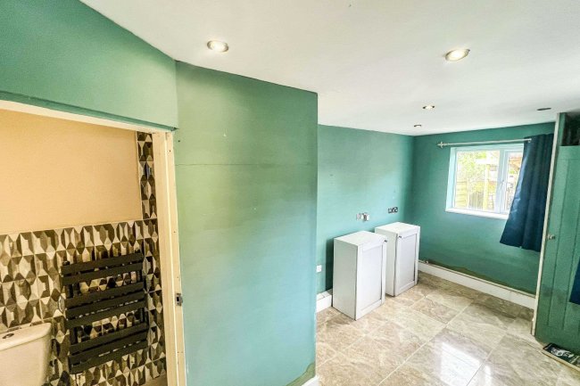 2 Ida Villas, Sandhurst Lane, Gloucester, Gloucestershire, GL2 9NG 4