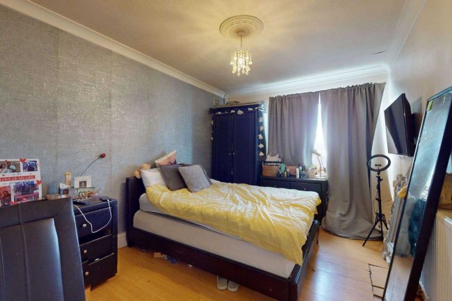 77 Standard Road, Enfield EN3 6DP 9