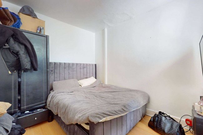 77 Standard Road, Enfield EN3 6DP 9