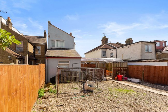 77 Standard Road, Enfield EN3 6DP 9