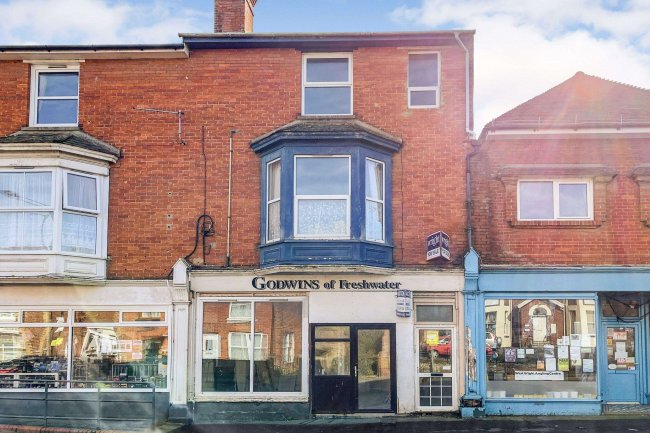 Top floor flat, 2 Clarence Buildings, Avenue Road, Freshwater, Isle Of Wight, PO40 9UU 7