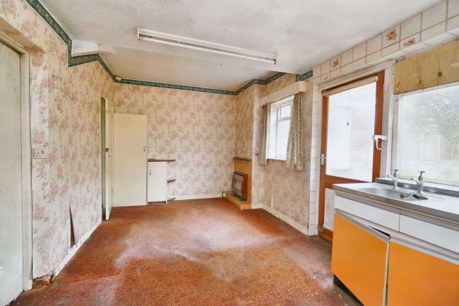 607 Cannock Road, Wolverhampton, WV10 0RP 9