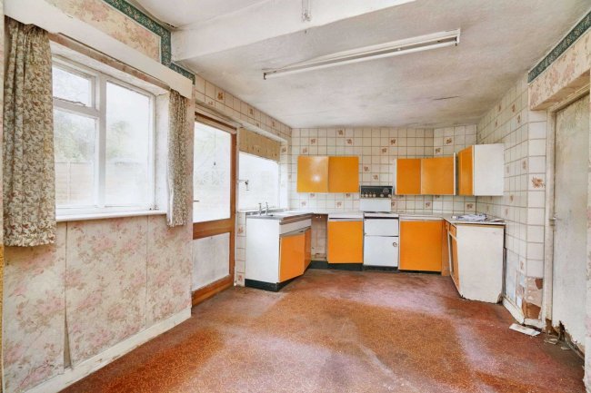 607 Cannock Road, Wolverhampton, WV10 0RP 9