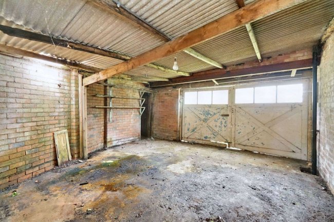 607 Cannock Road, Wolverhampton, WV10 0RP 9