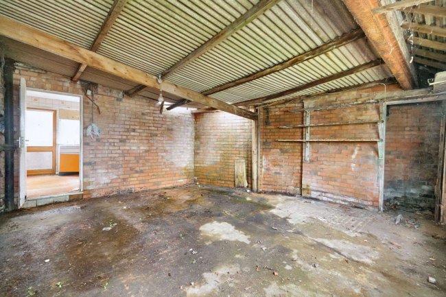 607 Cannock Road, Wolverhampton, WV10 0RP 9