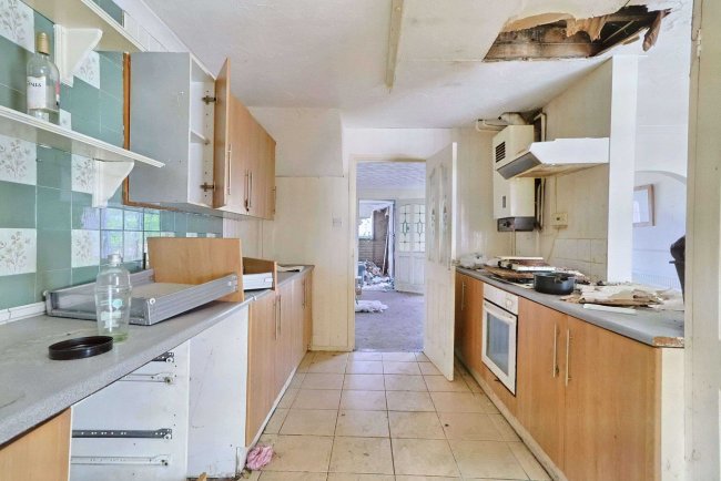 21 Flexford Gardens, Havant, Hampshire, PO9 2LQ 8