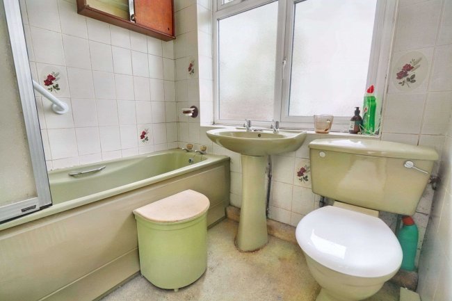 418 The Radleys, Birmingham, B33 0JA 2