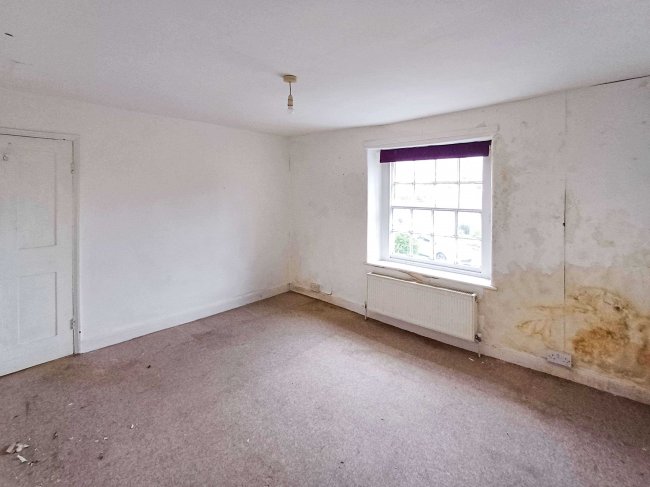 12 East Street, Chard, TA20 1EP 2