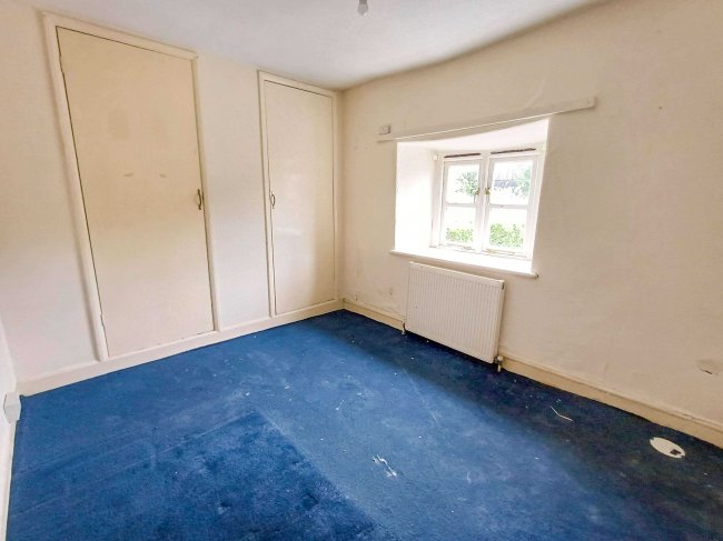 12 East Street, Chard, TA20 1EP 2