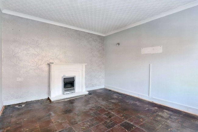 26 Dryden Crescent, Stafford, ST17 9YH 4