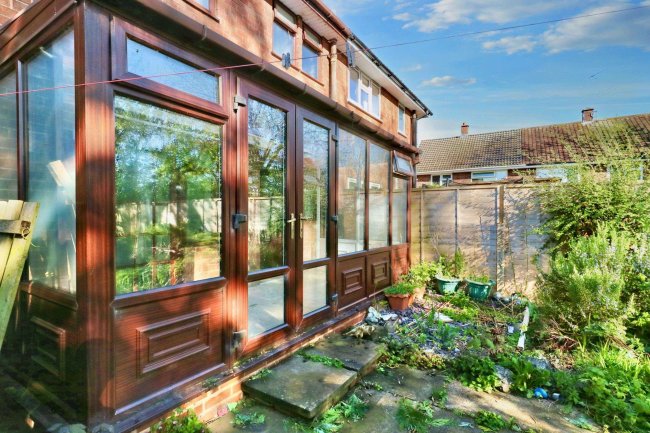 26 Dryden Crescent, Stafford, ST17 9YH 4