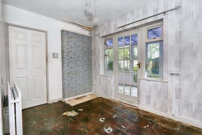 26 Dryden Crescent, Stafford, ST17 9YH 4