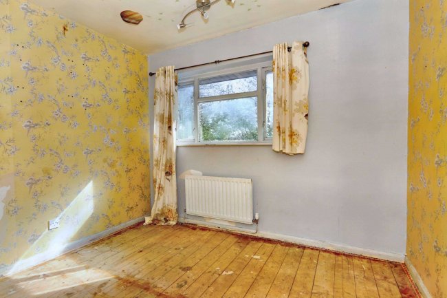 26 Dryden Crescent, Stafford, ST17 9YH 4