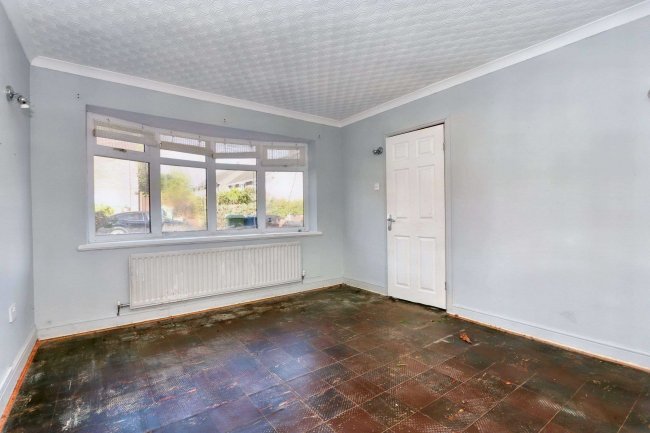 26 Dryden Crescent, Stafford, ST17 9YH 4