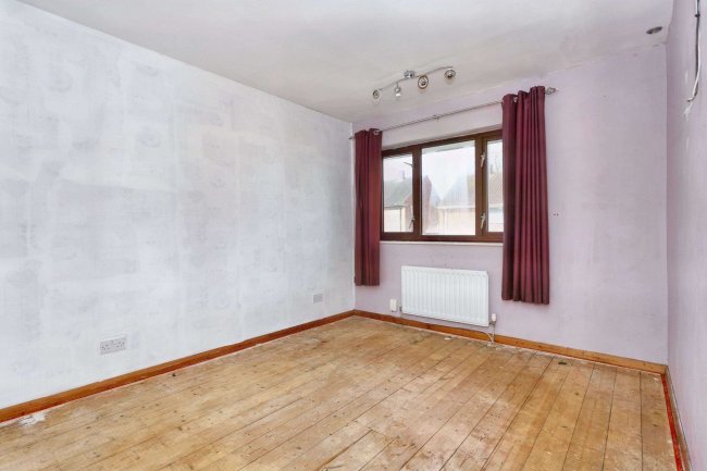 26 Dryden Crescent, Stafford, ST17 9YH 4