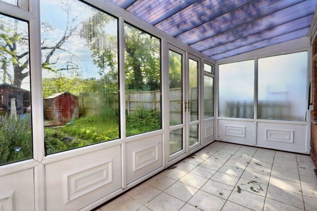 26 Dryden Crescent, Stafford, ST17 9YH 4