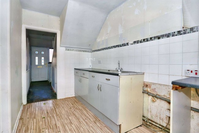 26 Dryden Crescent, Stafford, ST17 9YH 4