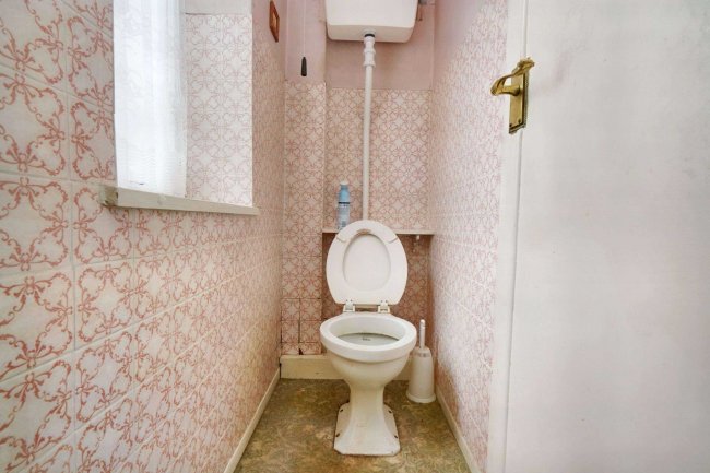 16 Bridgeford Road, Shard End, Birmingham, West Midlands, B34 6RD 7