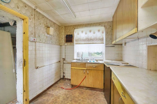 16 Bridgeford Road, Shard End, Birmingham, West Midlands, B34 6RD 7