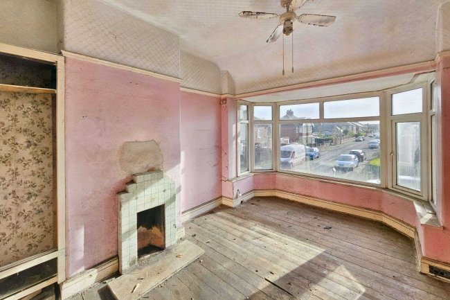 42 Lunedale Avenue, Blackpool, FY1 6LL 10