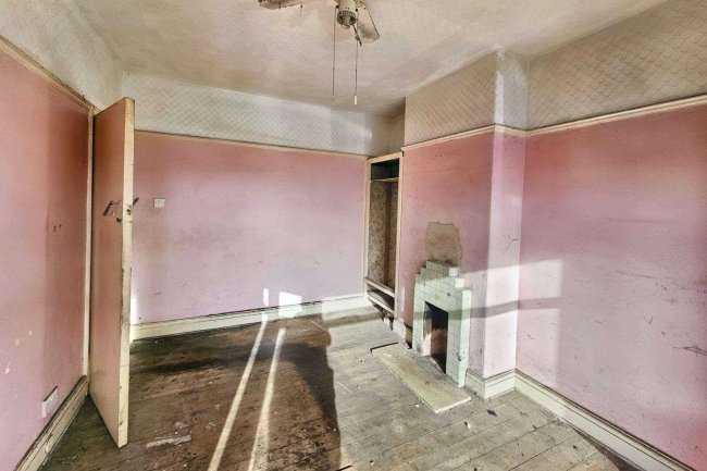 42 Lunedale Avenue, Blackpool, FY1 6LL 10