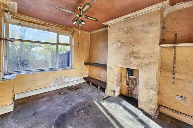 42 Lunedale Avenue, Blackpool, FY1 6LL 10