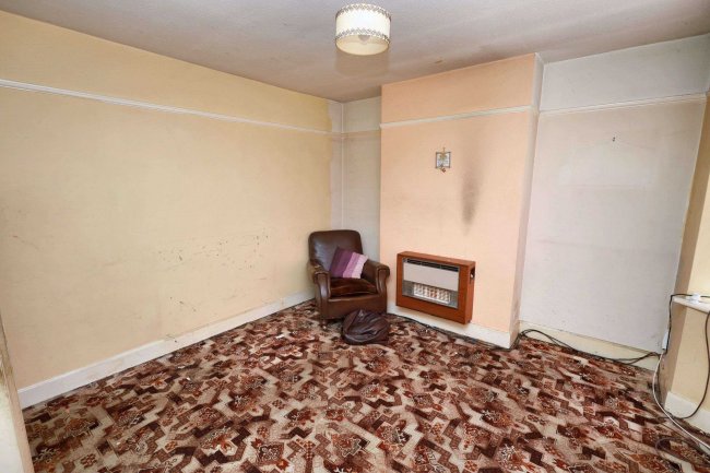 337 Tring Road, Aylesbury, Buckinghamshire, HP20 1PJ 1