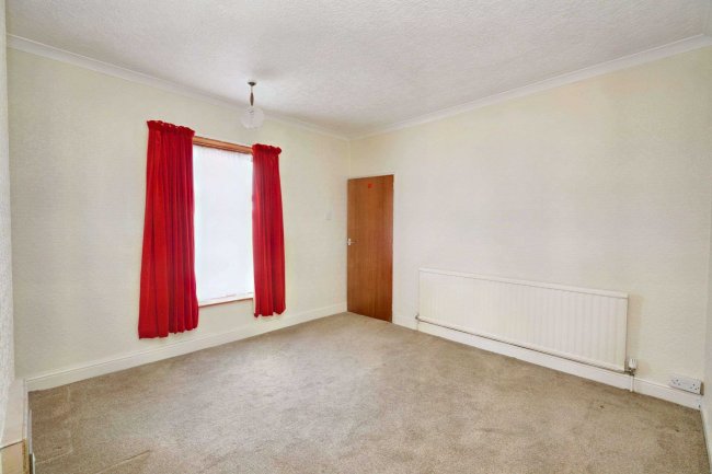 92 High Street, Newhall, DE11 0HT 3