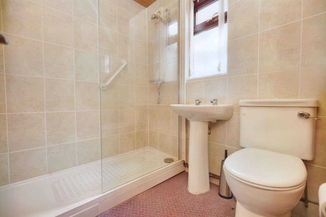 92 High Street, Newhall, DE11 0HT 3