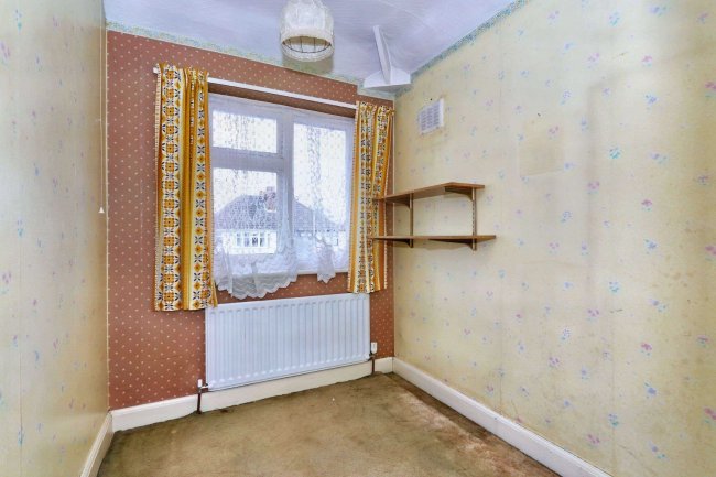 50 Beechwood Avenue, Wednesfield, Wolverhampton, WV11 1DT 5