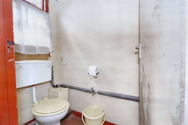 50 Beechwood Avenue, Wednesfield, Wolverhampton, WV11 1DT 5