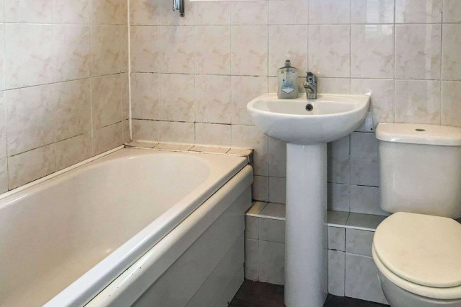 74 Ridgethorpe, Coventry, West Midlands, CV3 3GQ 3