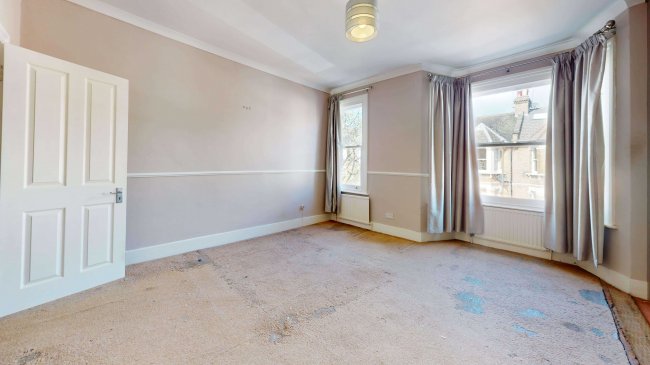 13 Huntingdon Road, East Finchley, London, N2 9DX 8