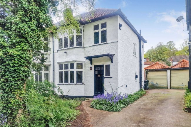 81 Rectory Lane, Chipstead, Banstead, Surrey, SM7 3PE 3