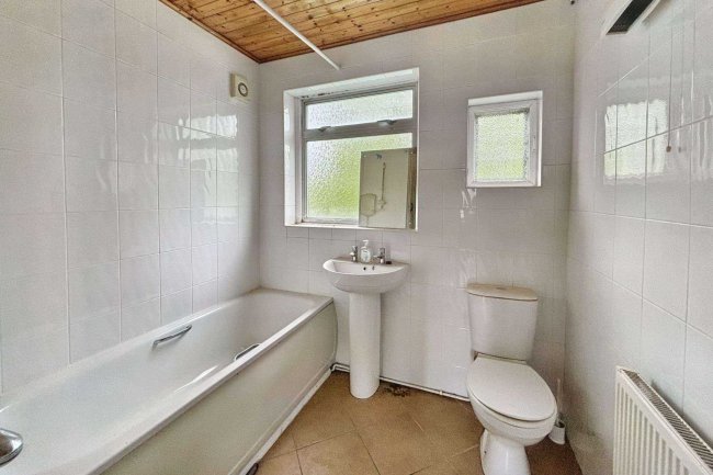 107 Empire Avenue, Edmonton, London, N18 1AR 6