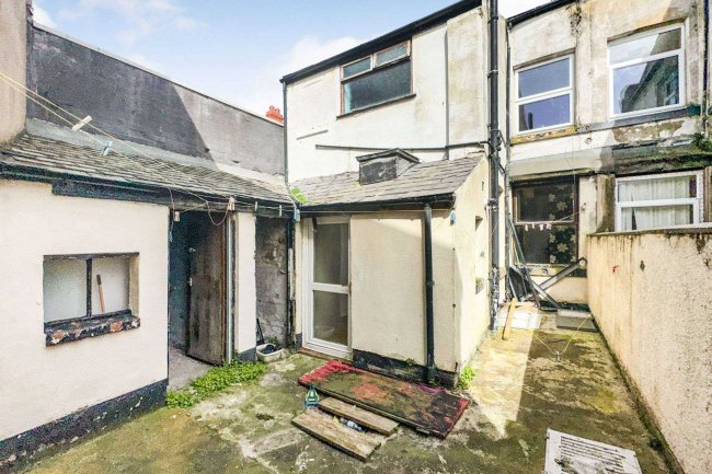 46 Exchange Street, Blackpool FY1 2DZ 3