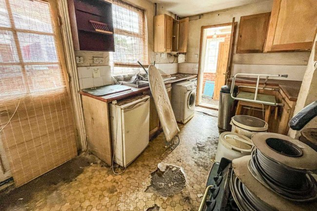 88 Highfield Road, Wellingborough, Northamptonshire, NN8 1PL 6