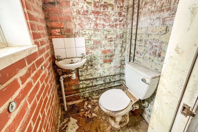 88 Highfield Road, Wellingborough, Northamptonshire, NN8 1PL 6