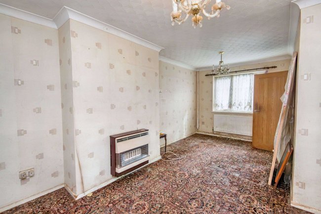 16 Hill Top Avenue, Athersley, Barnsley, S71 3DJ 4