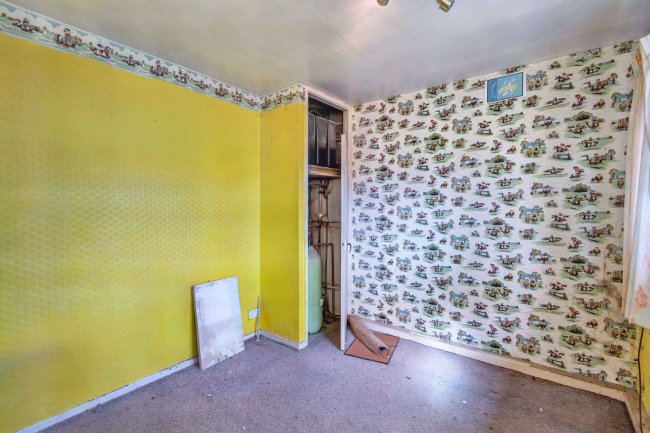 16 Hill Top Avenue, Athersley, Barnsley, S71 3DJ 4