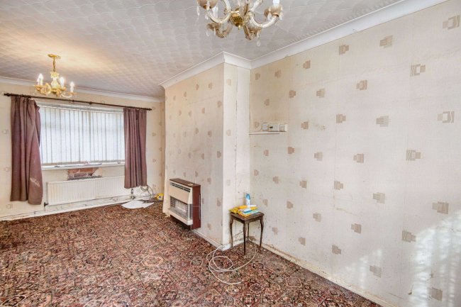 16 Hill Top Avenue, Athersley, Barnsley, S71 3DJ 4