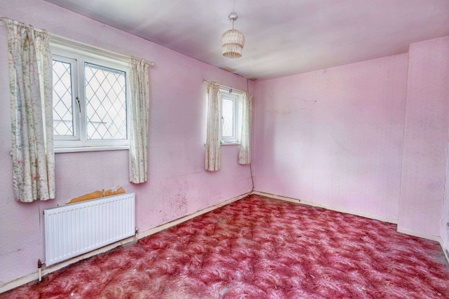 16 Hill Top Avenue, Athersley, Barnsley, S71 3DJ 4