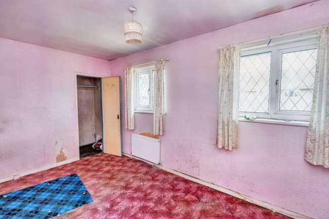 16 Hill Top Avenue, Athersley, Barnsley, S71 3DJ 4