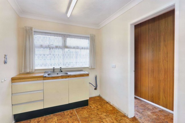 235 Furlong Road, Stoke-On-Trent ST6 5UP 1