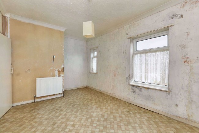 16 Halsnead Avenue, Whiston, Prescot, L35 3SD 10