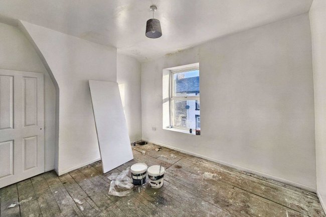 10 Edmund Street, Accrington, Lancashire, BB5 2HJ 9