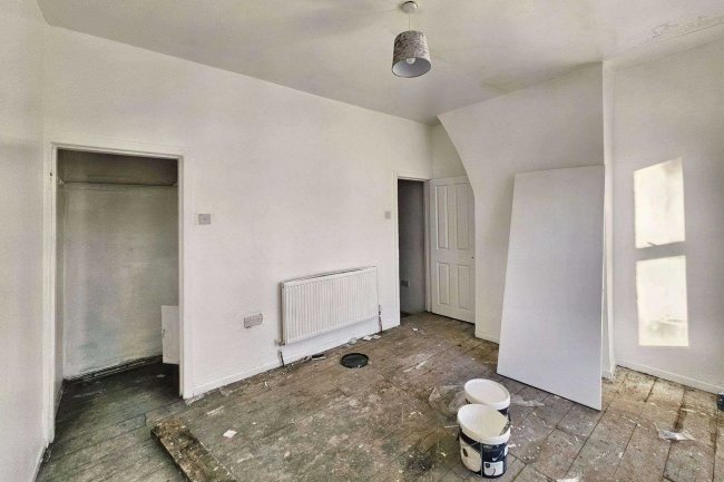 10 Edmund Street, Accrington, Lancashire, BB5 2HJ 9