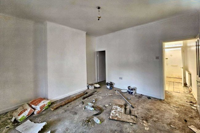 10 Edmund Street, Accrington, Lancashire, BB5 2HJ 9