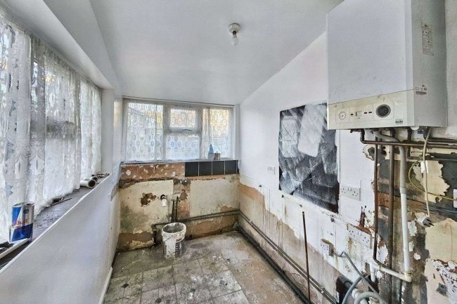 10 Edmund Street, Accrington, Lancashire, BB5 2HJ 9