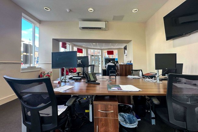 Cygnet House, 2 Clarence Street, Staines-upon-Thames TW18 4SP 2